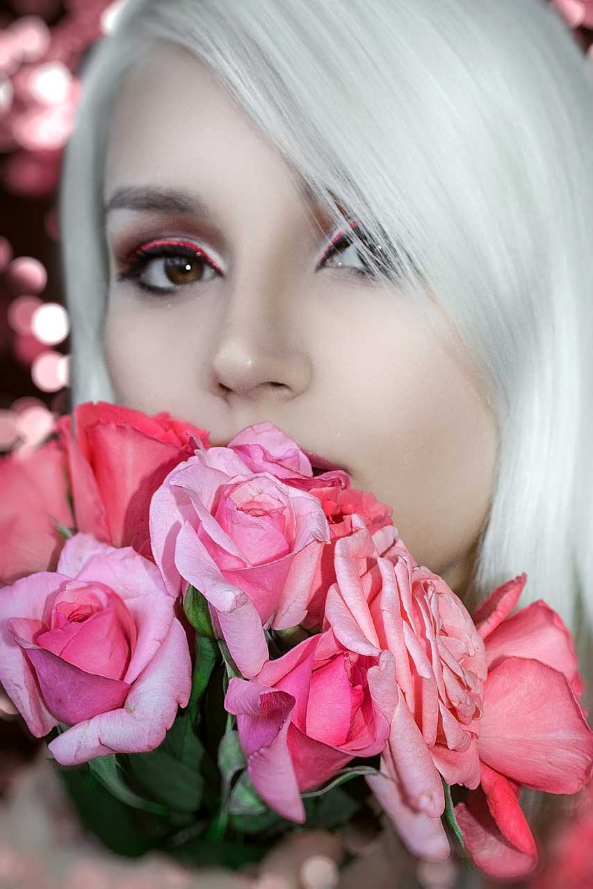 Mujer con rosas